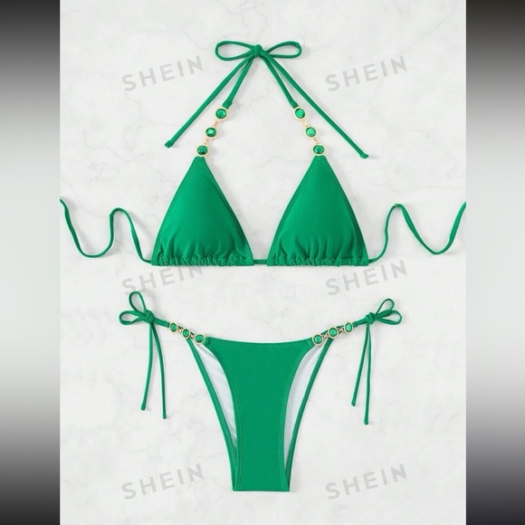 Bikini - Picture 2 of 3